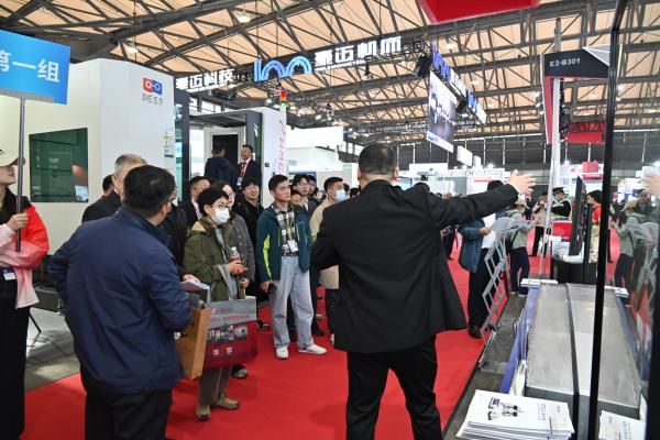 CCMT看點(diǎn):普拉迪動梁龍門引領(lǐng)機(jī)床新潮流，助力大型機(jī)械制造業(yè)！